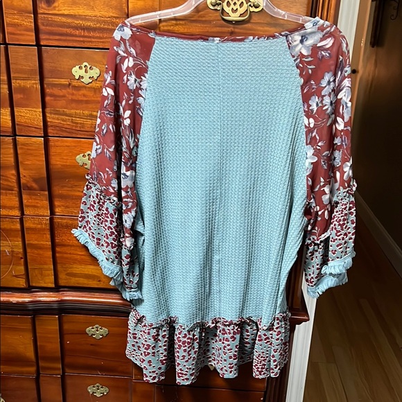 Umgee Blue and Red Patchwork Flutter Sleeve Top - Picture 3 of 3